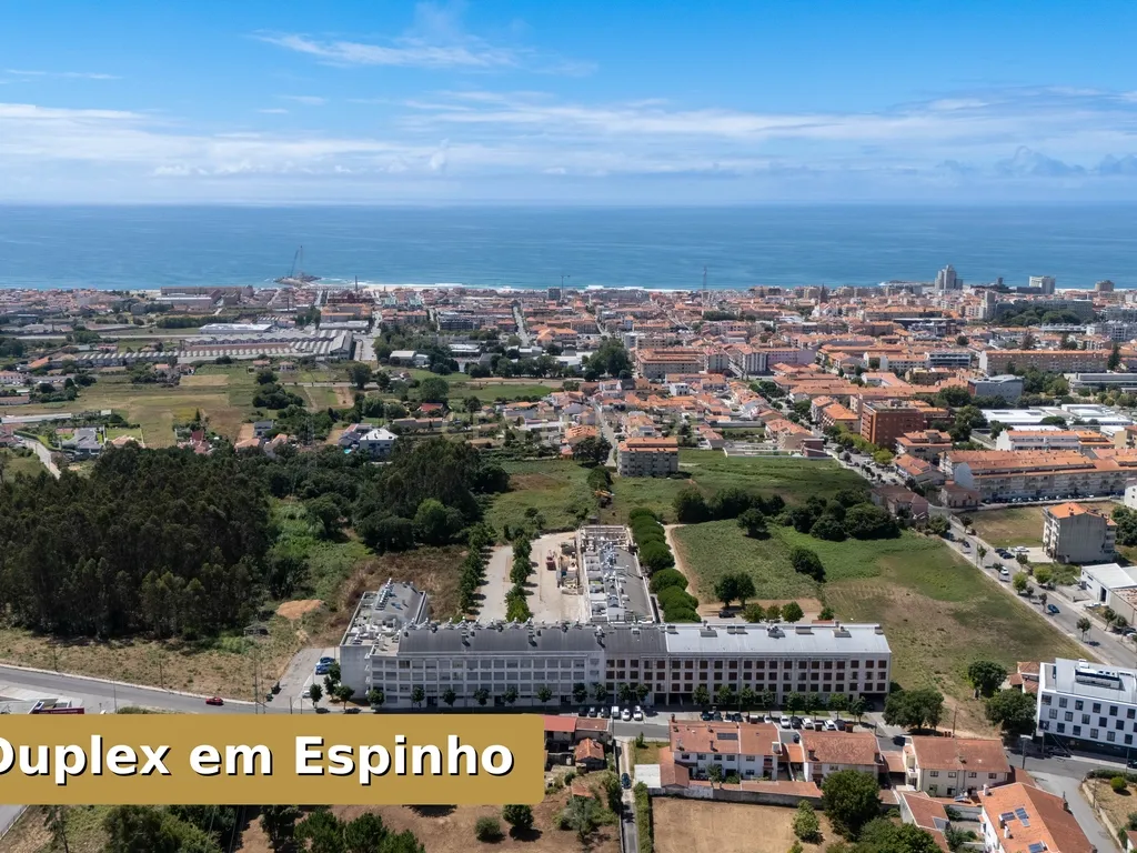 T4 Duplex com vista mar em Espinho - Image 1