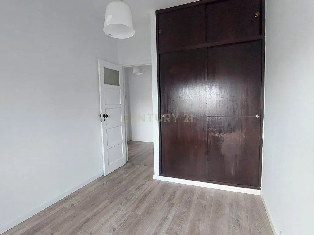 Apartamento T2 na Venteira, Amadora - Image 4
