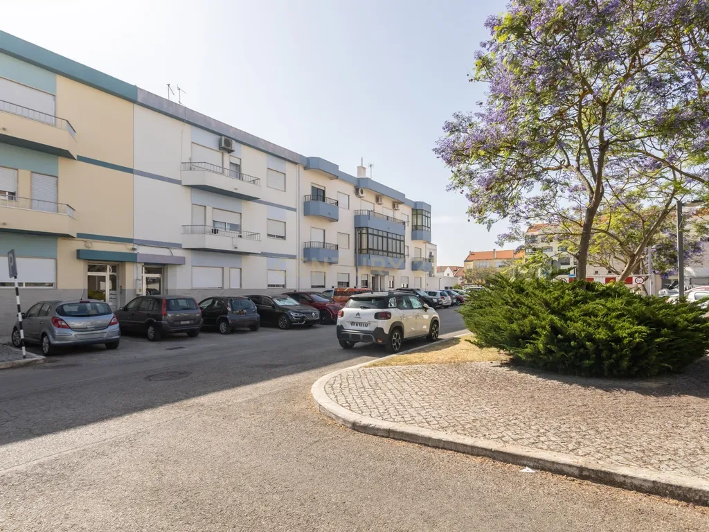 Apartamento T2 Quinta da Lomba - Barreiro - Image 2