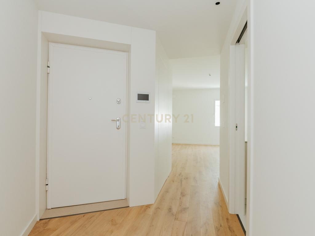 Apartamento T2 Novo a estrear em Areeiro - Image 3