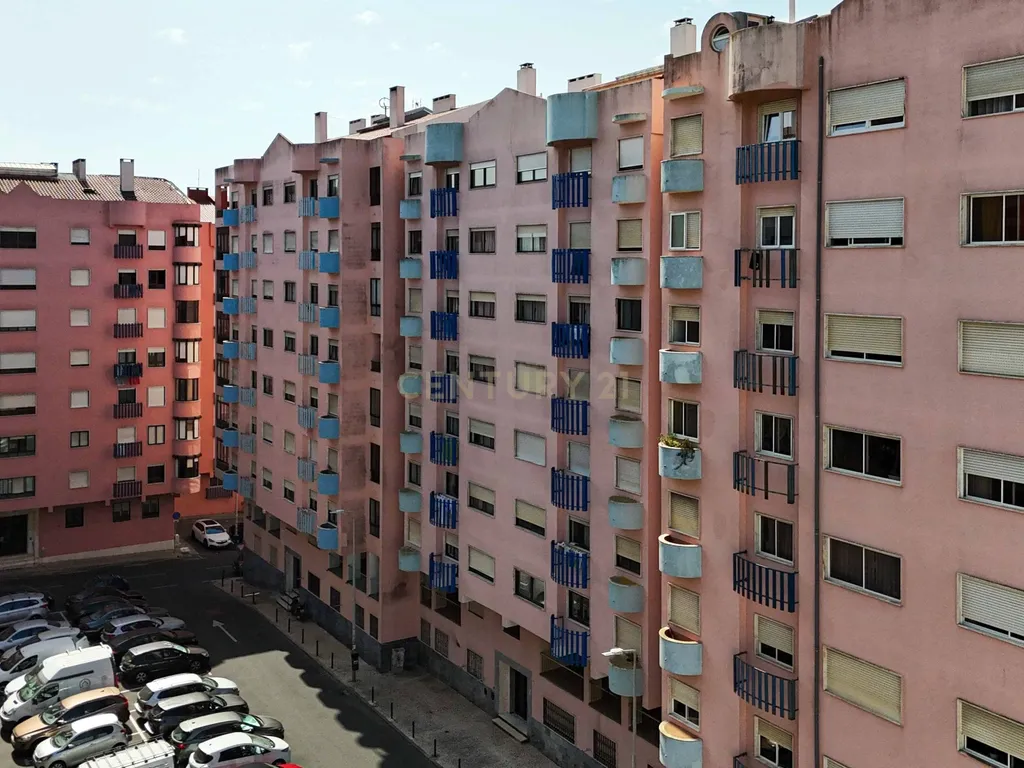 Apartamento T2 Remodelado (Agualva/Cacém) - Image 17