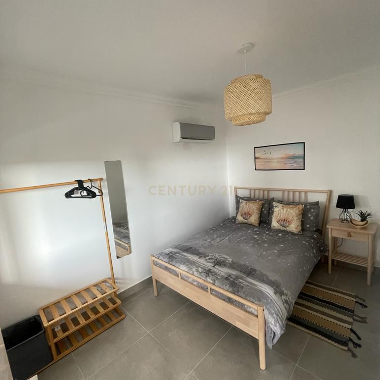 Apartamento T2 Mobilado Condomínio Fechado - Sagres. - Image 16