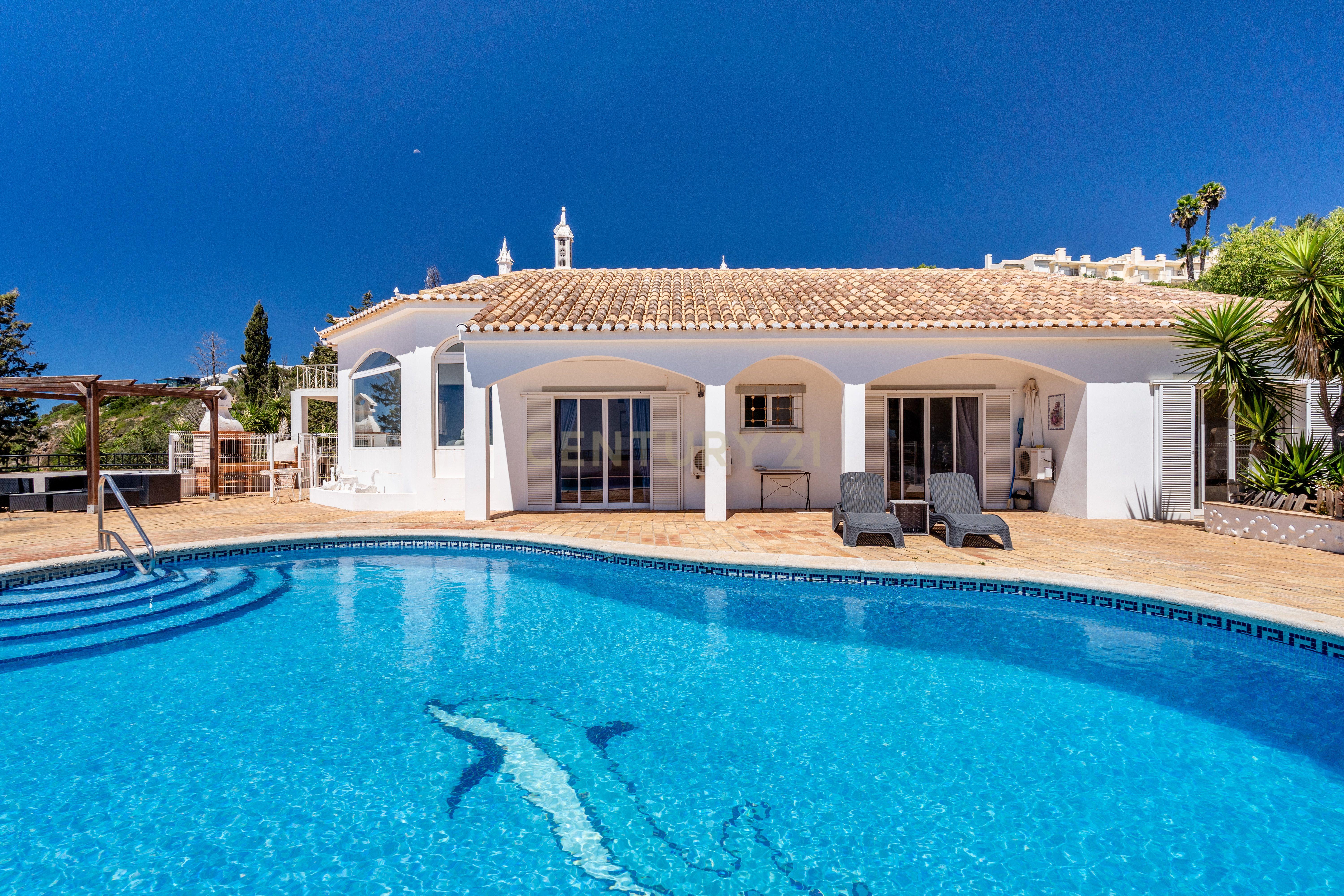 Fotografia 8 de Moradia com Vista Panorâmica para o Mar e Marina de Albufeira | Terreno urbano de 5.268 m² no Cerro d'Águia