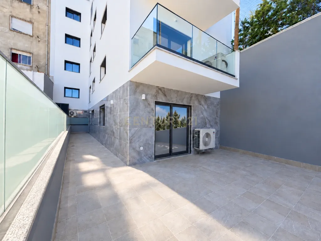 T2 I Apartamento de Luxo em Sacavém, Loures - Obra Nova - Image 1