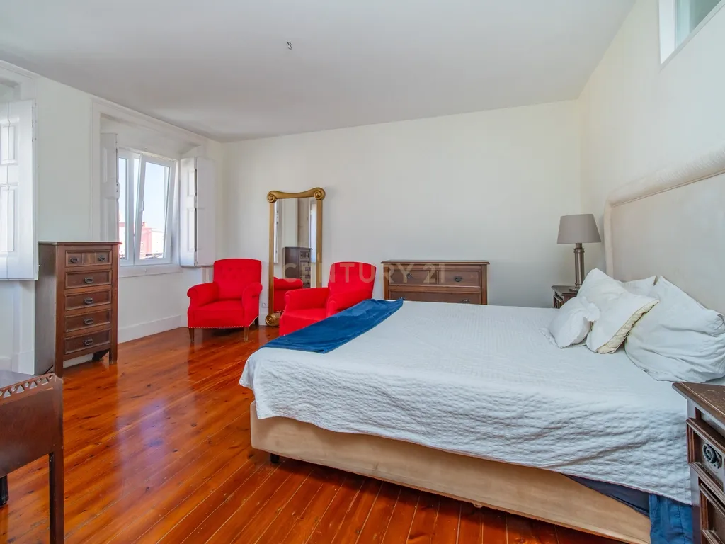 Penthouse Duplex T8 em Campo de Ourique - Lisboa - Image 10