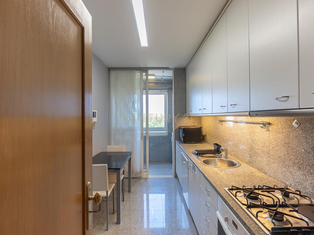 Apartamento T2 para Arrendamento em Lordelo do Ouro, Porto - Image 10