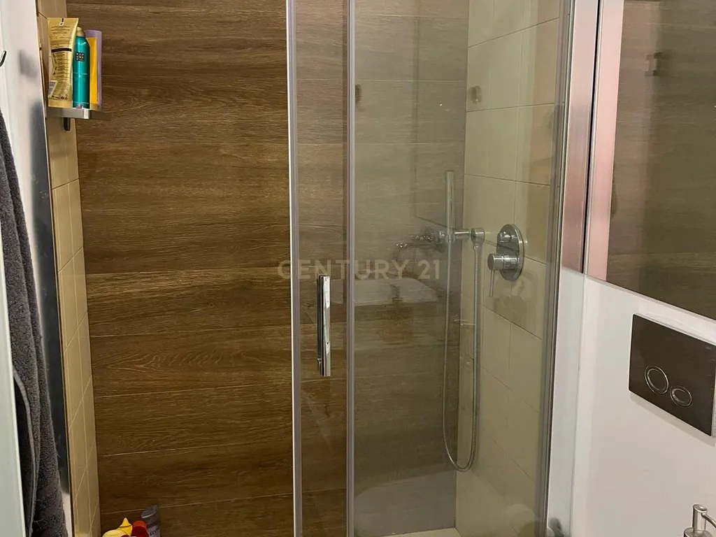 Apartamento T2 em Campo de Ourique - Image 11
