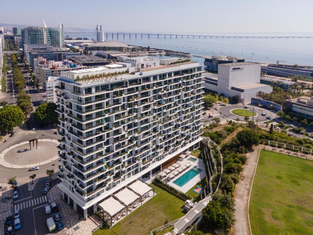 Apartamento T2 para Investimento Turístico no Empreendimento Martinhal Residences - Image 1