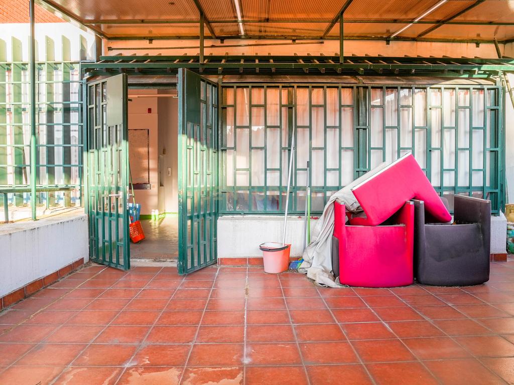  Espaço Versátil com Localização Privilegiada - Image 24
