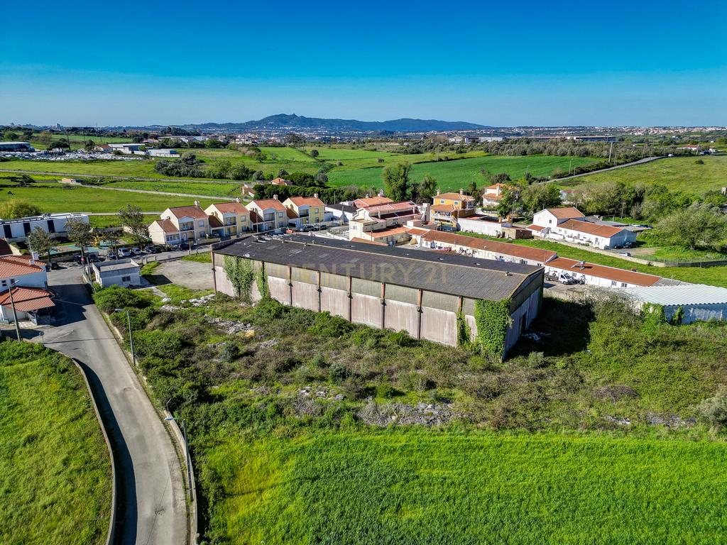 Armazém de 1080m2 com terreno de 7080m2 com afetação de armazéns e actividade industrial - Image 25