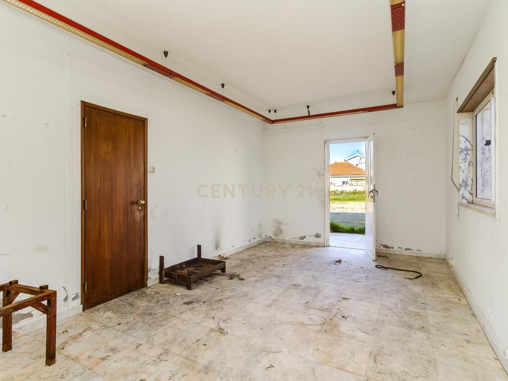 Armazém de 1080m2 com terreno de 7080m2 com afetação de armazéns e actividade industrial - Image 34