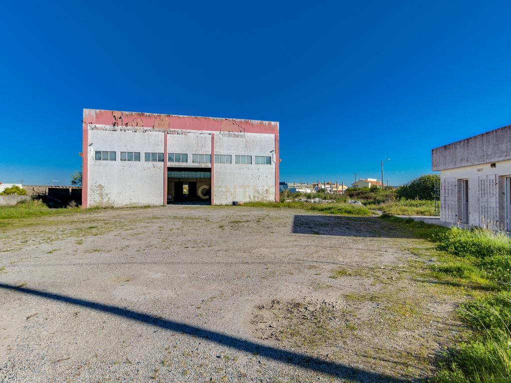 Armazém de 1080m2 com terreno de 7080m2 com afetação de armazéns e actividade industrial - Image 5