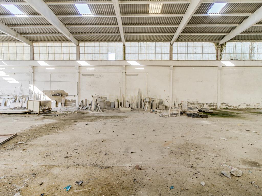 Armazém de 1080m2 com terreno de 7080m2 com afetação de armazéns e actividade industrial - Image 40