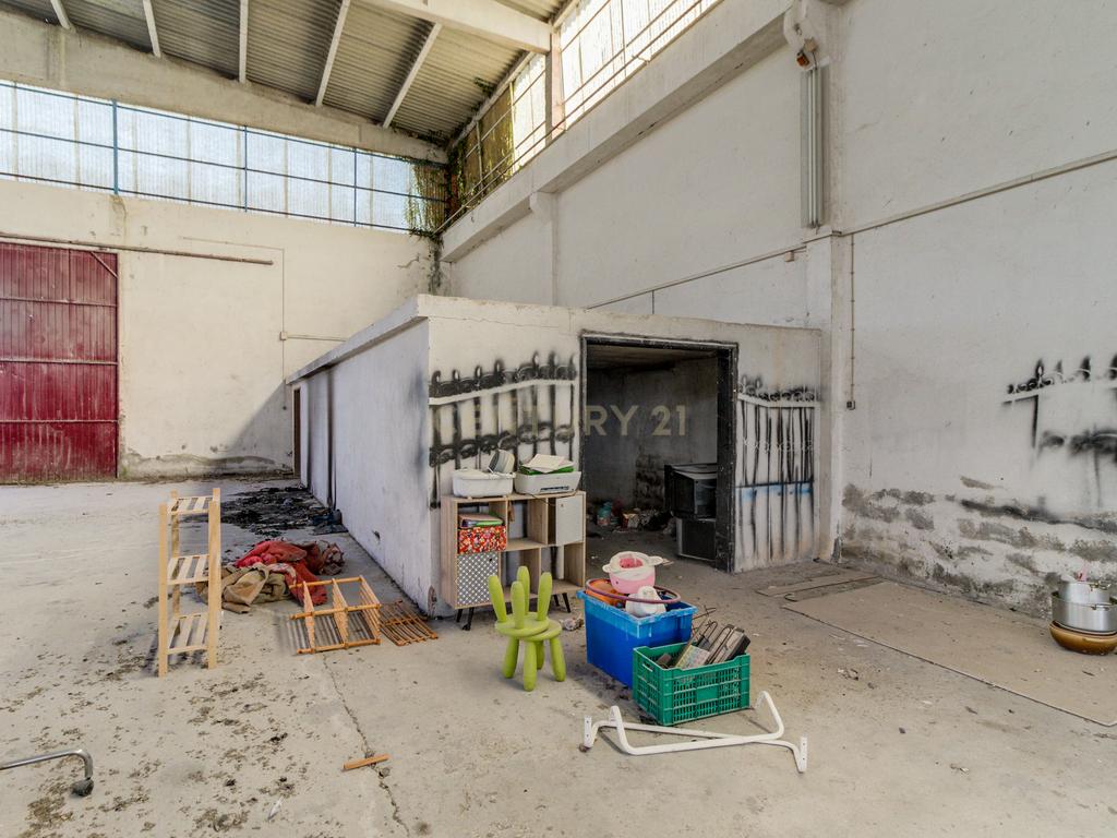 Armazém de 1080m2 com terreno de 7080m2 com afetação de armazéns e actividade industrial - Image 42