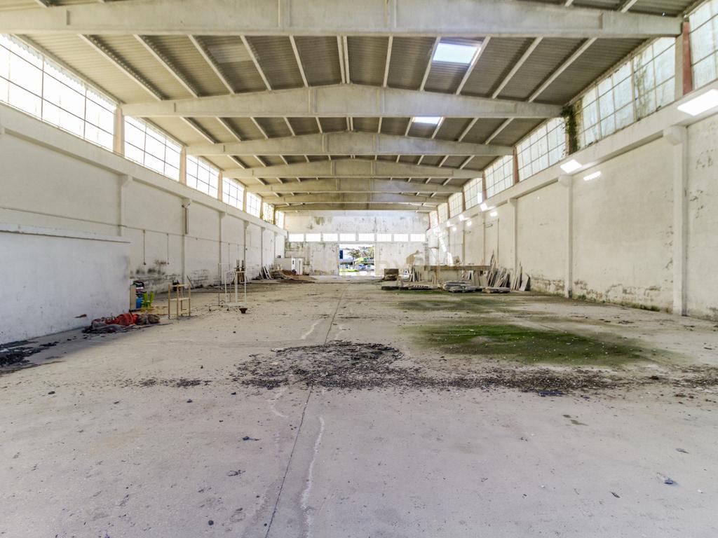 Armazém de 1080m2 com terreno de 7080m2 com afetação de armazéns e actividade industrial - Image 46