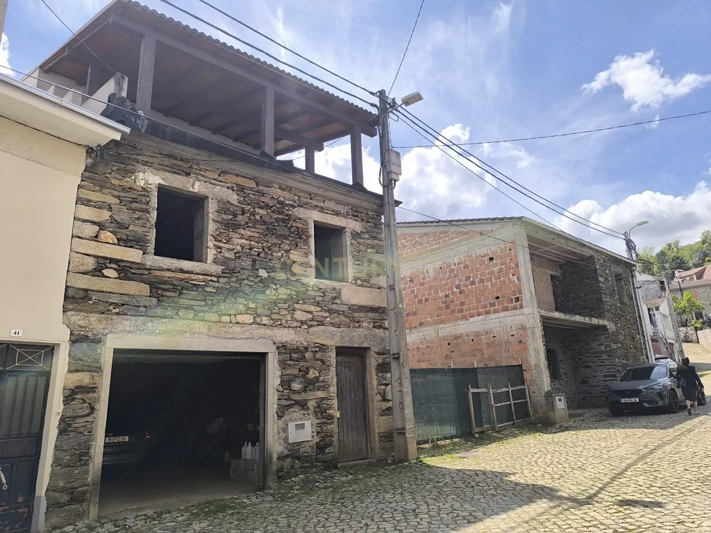 Armazém em Pré-Construção de Moradia em Quintanilha - 50.000€ - Image 3