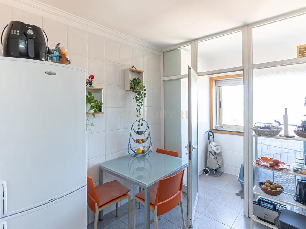 Apartamento T3 com Vista Panorâmica em Canidelo, Vila Nova de Gaia - Image 15