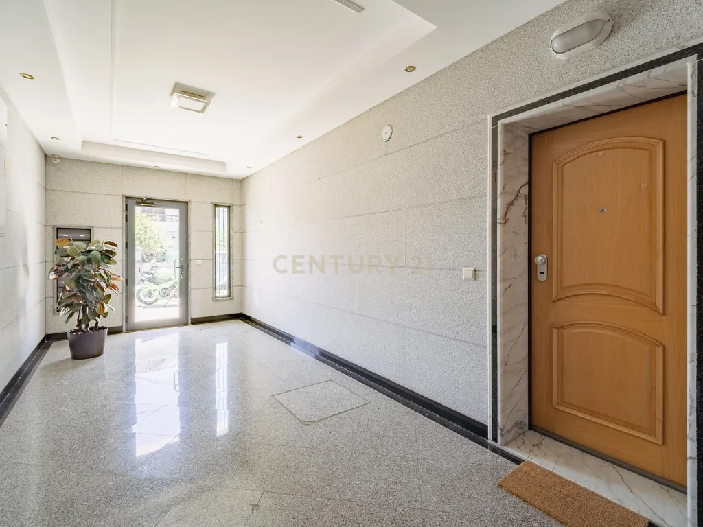 Moderno Apartamento T2 em Amora, Seixal - Image 35