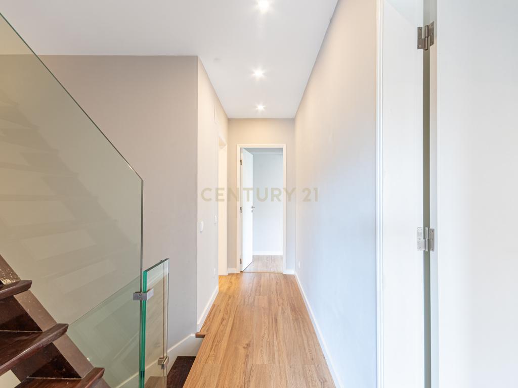 Moradia Unifamiliar T5 em Carcavelos  - Image 18