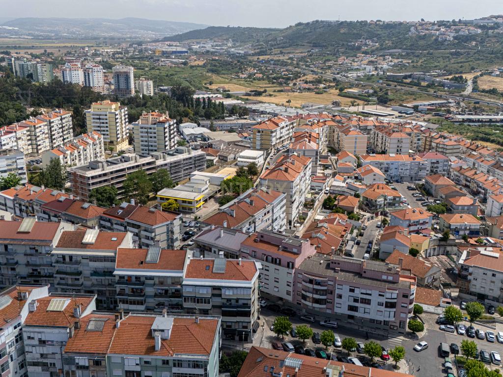 T1+1 com Terraço Privativo e Estacionamento | Póvoa de Santo Adrião - Image 30