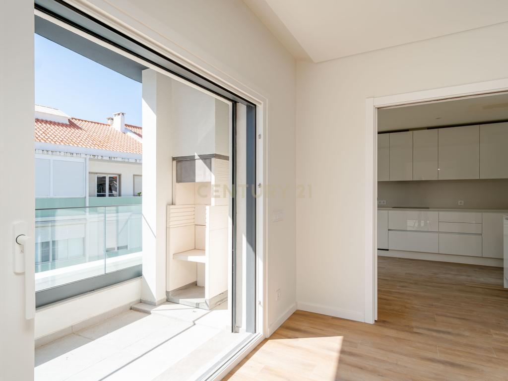 Exclusiva Penthouse T4 inserida num Empreendimento em Almada - Image 5