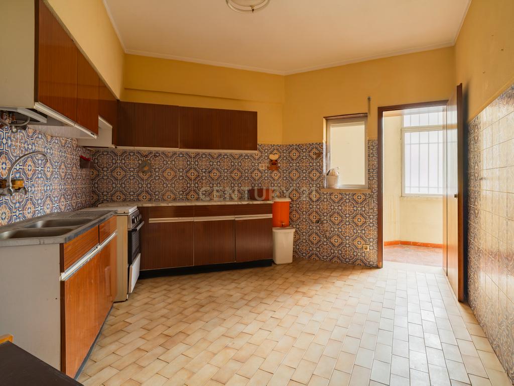 Apartamento T2 em Marinha Grande - Oportunidade Única! - Image 9