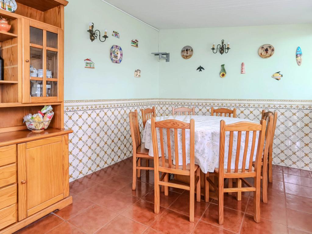 Moradia T4 de 4 Frentes com Jardim, Cozinha Regional e Garagem – Custoias, Matosinhos - Image 41