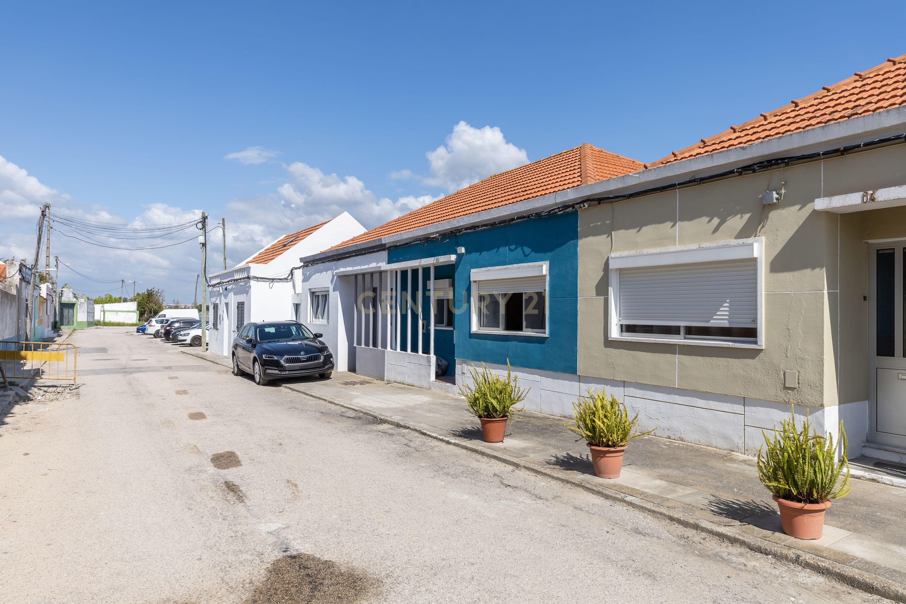 Moradia T2 em Sarilhos Pequenos Remodelada. - Image 27