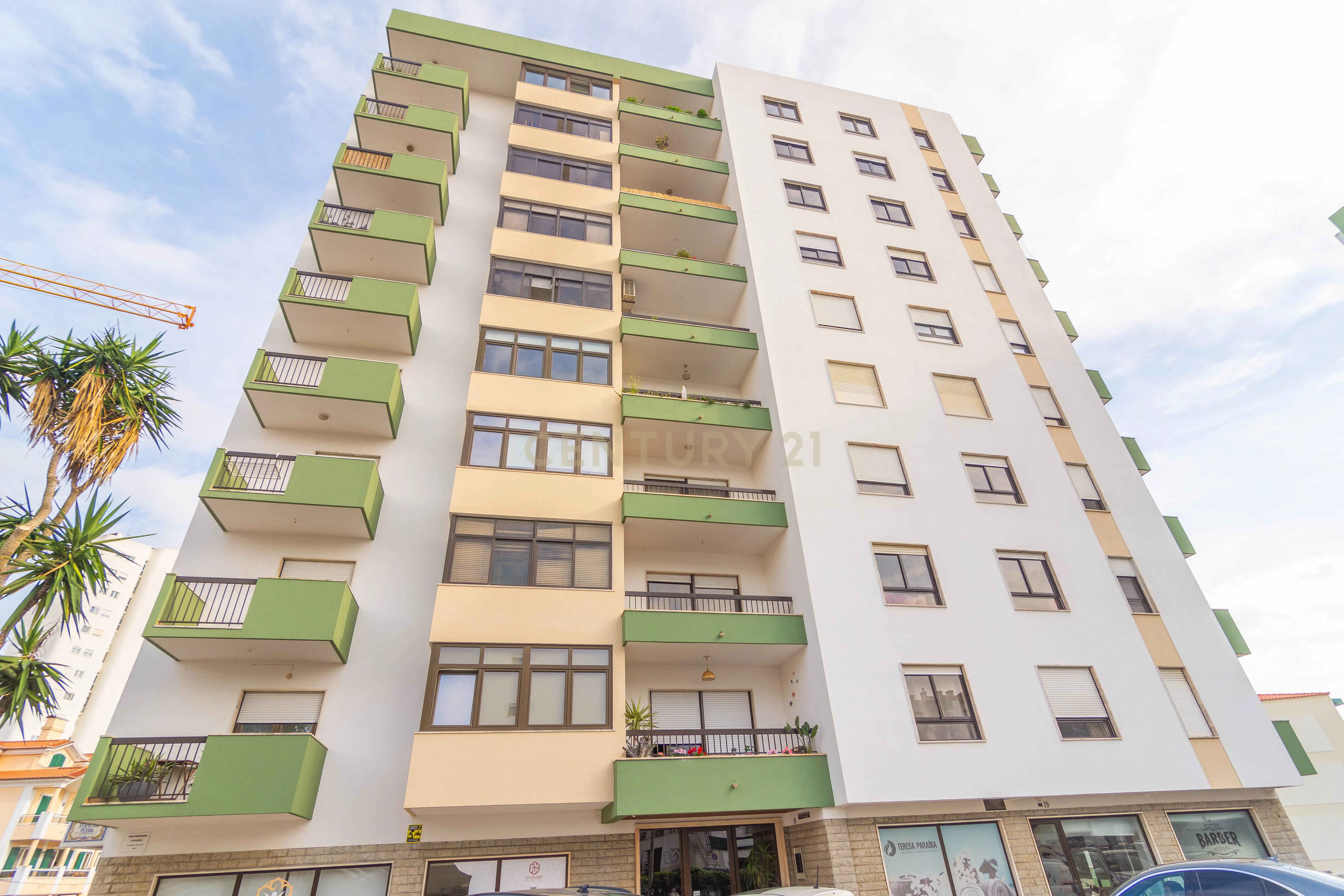 Apartamento T3 em Cascais com Vista Mar e Terraço - Image 1