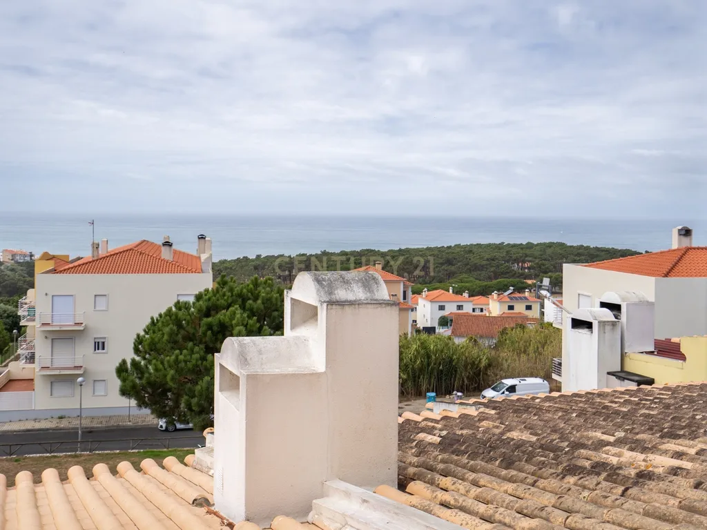 Moradia T3 com vista mar e piscina, na Ericeira - Image 7