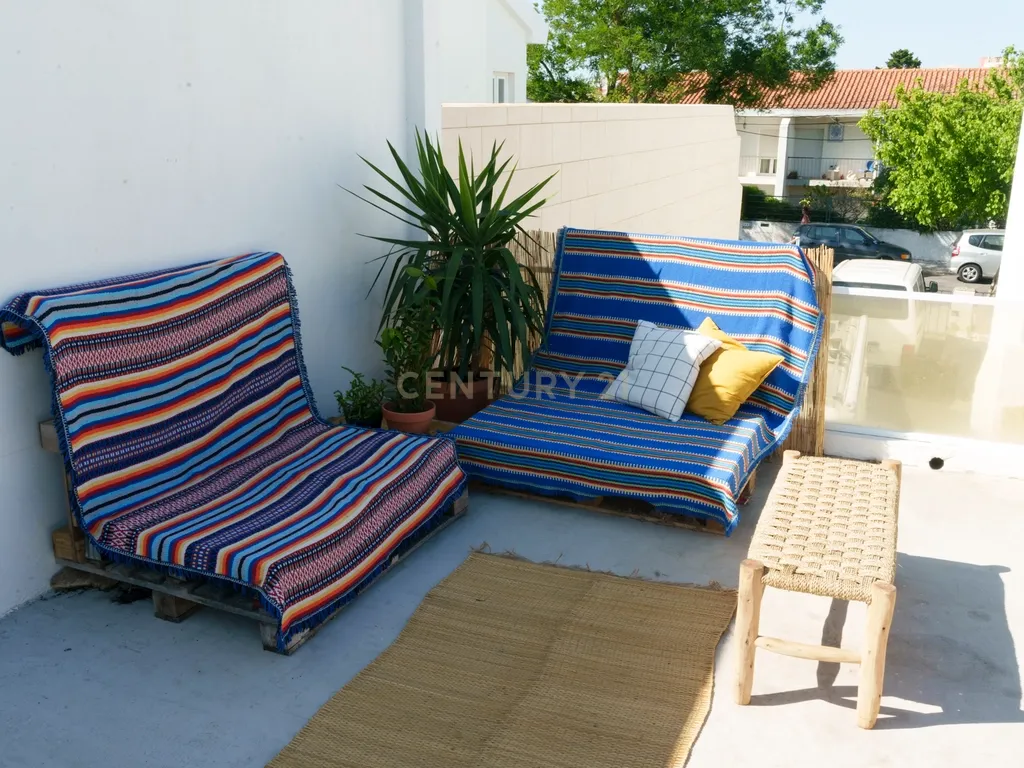 Espetacular moradia T5 em Oeiras- Alto da Barra com Jardim, Terraço e tudo pertinho de si! - Image 22