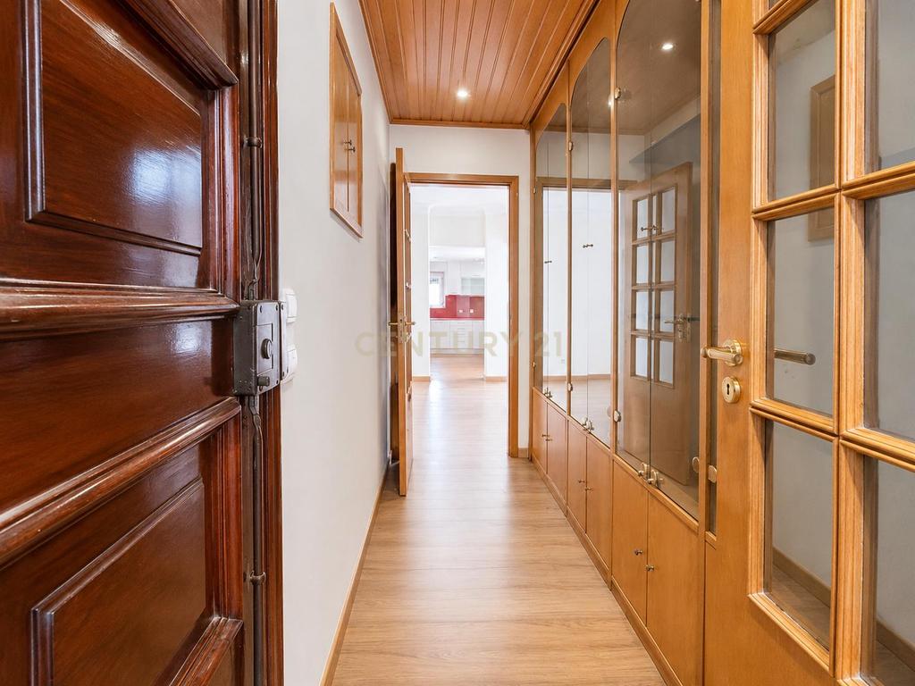 Apartamento T4 com elevador na Rua José Estêvão, Arroios, Lisboa - Image 19