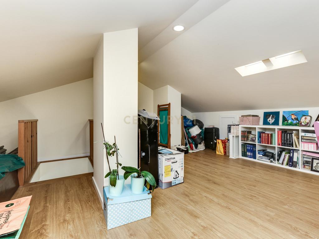 Apartamento T3 em Cascais com Luz Natural e Boa Localização - Image 21