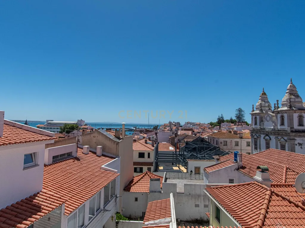 T1 com Vista Deslumbrante para a Marina de Cascais - Image 13