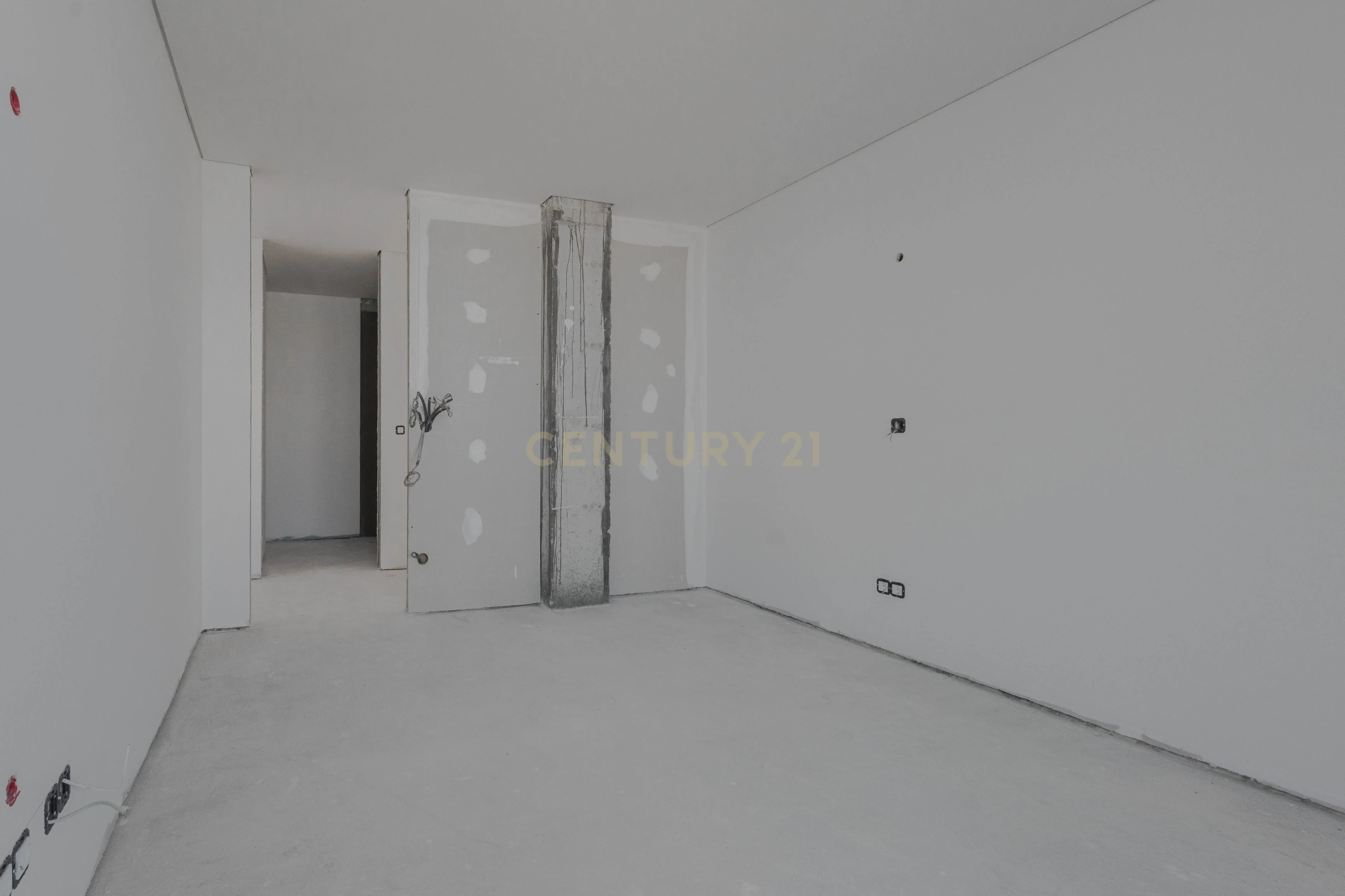 Fotografia 7 de Apartamento T2+1(T3) último piso na cobertura com vista mar, com garagem dupla e arrumos o +1 com luz direta.