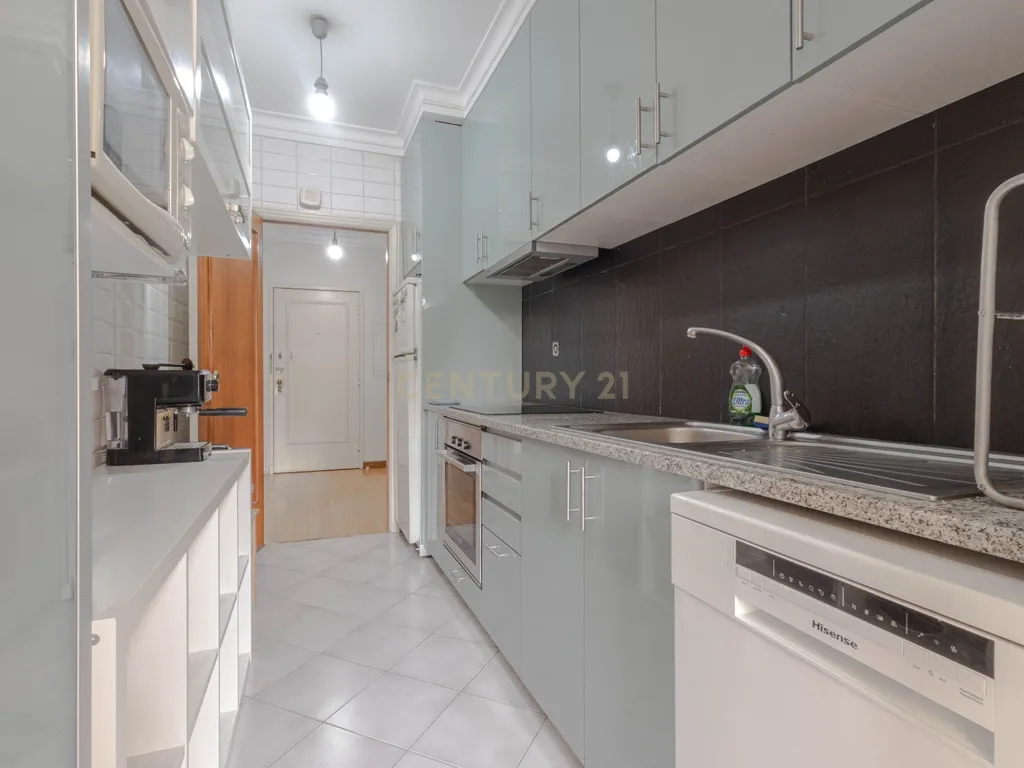 Excelente Apartamento T2 na Travessa das Condominhas - Image 17