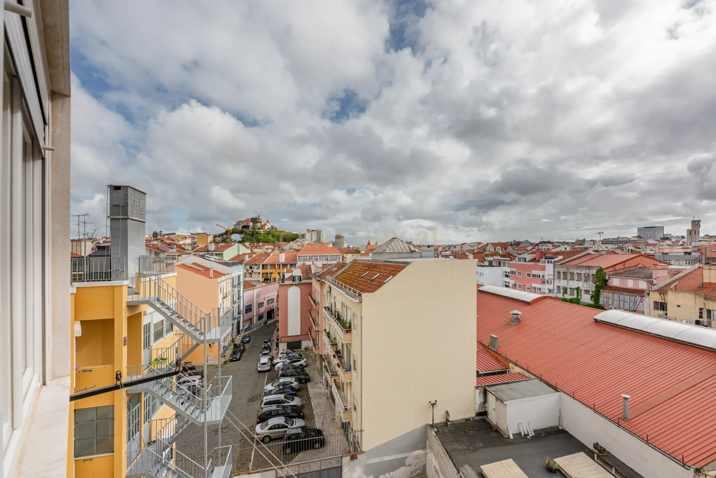 Apartamento T2+1 totalmente renovado – Modernidade, conforto e localização privilegiada - Image 33