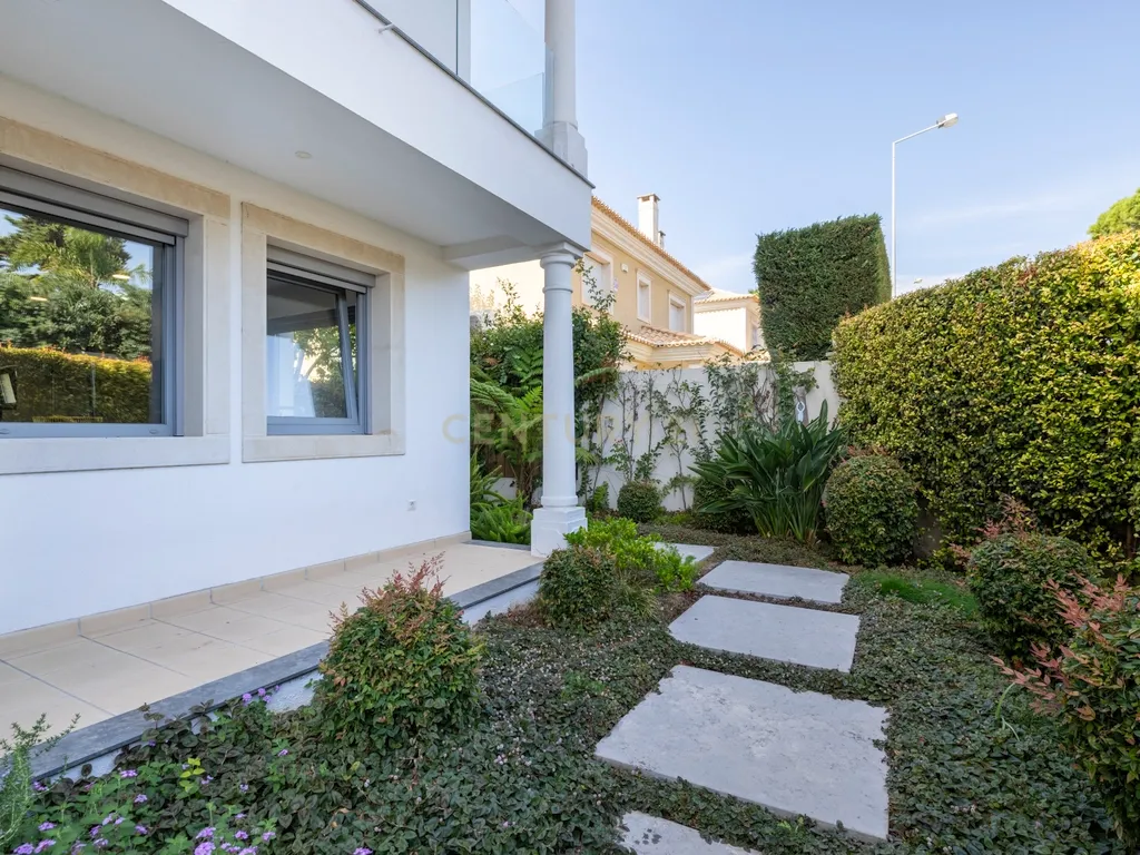 Moradia T5 de Luxo com Piscina, Ginásio, Sauna e Garrafeira em Birre, Cascais - Image 65
