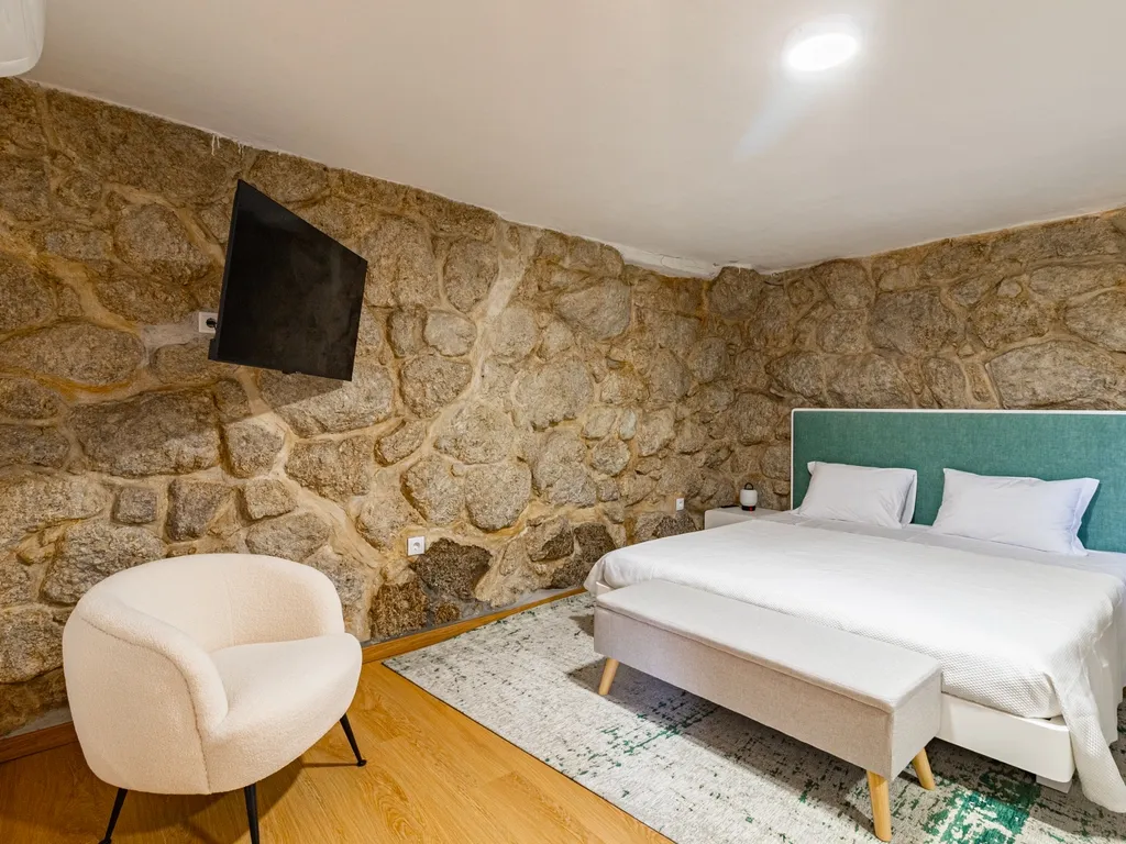 Um Refúgio no Gerês com 2 casas junto ao Rio - Image 5