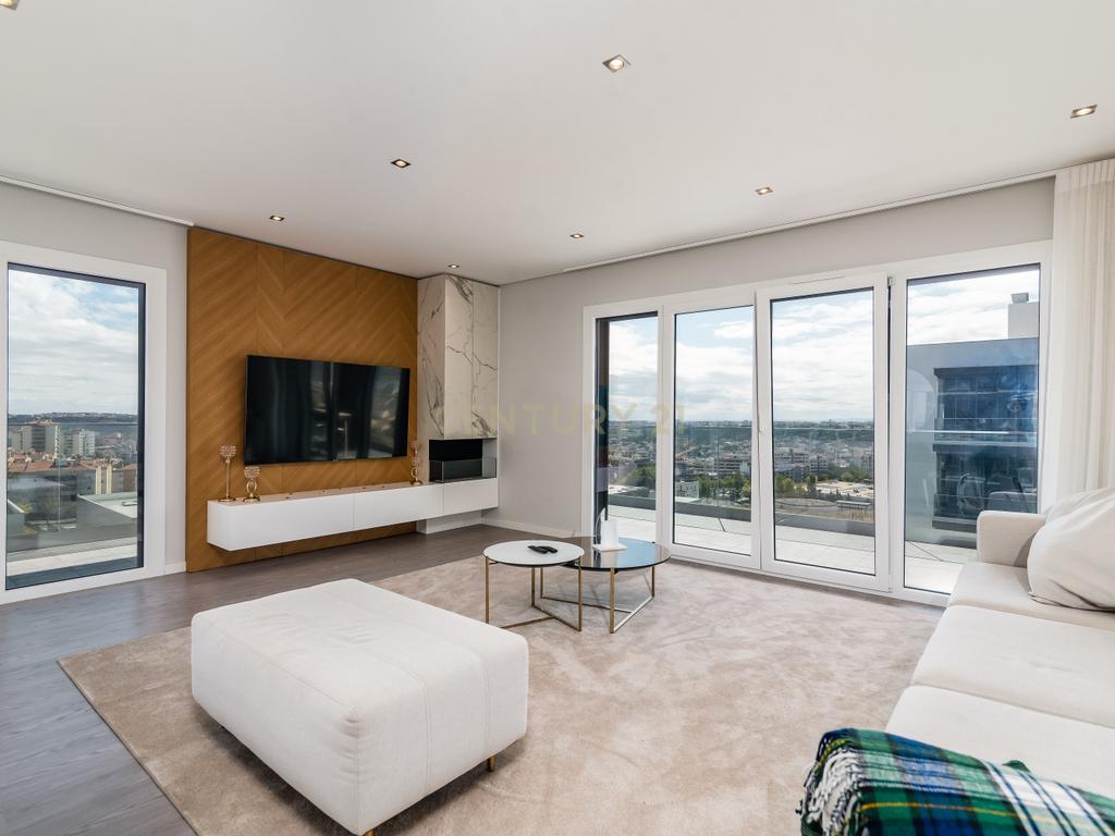 Luxuoso Apartamento T3 em Odivelas com Vista Panorâmica - Image 34