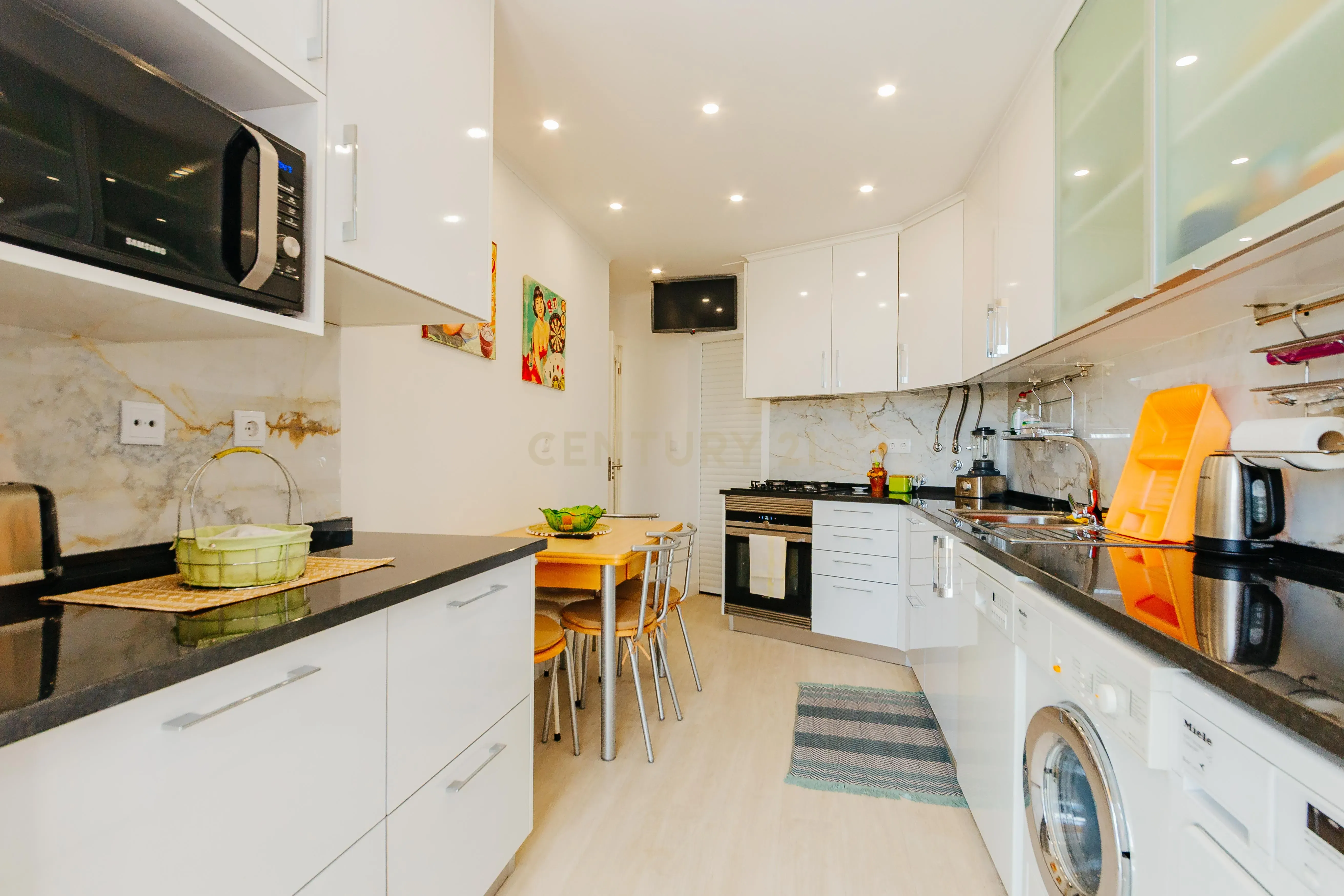 Apartamento T3 totalmente remodelado com Vista Panorâmica no Parque das Nações - Image 11