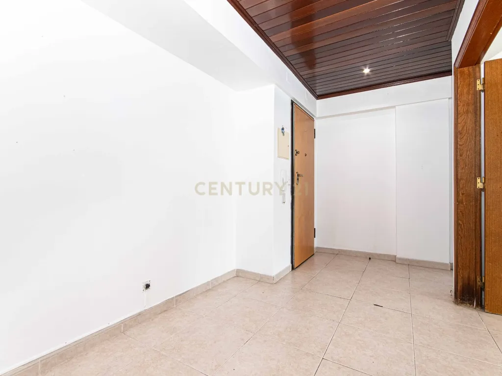 Apartamento T3 com varandas e Estacionamento | Cavaleira – Algueirão Mem Martins - Image 5