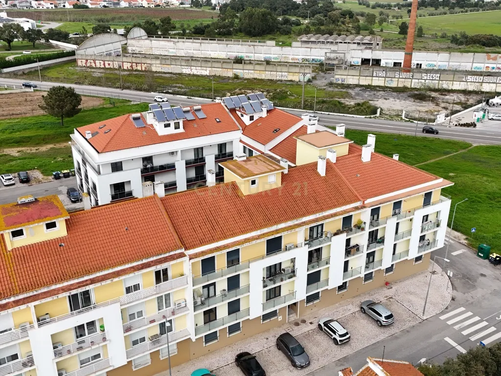 Apartamento T4 com Arrecadação, na Cascalheira, Pinhal Novo - Image 30