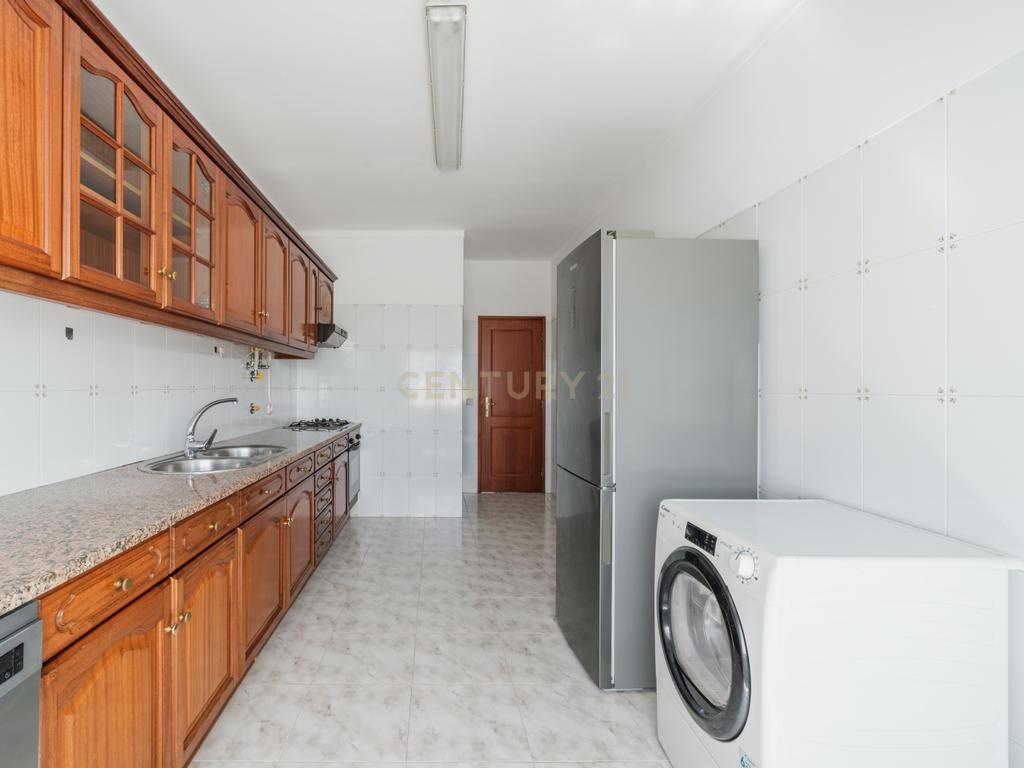 Apartamento T2 com suite e parqueamento - Samora Correia - Image 10