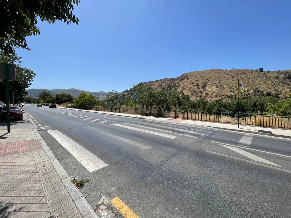 FANTÁSTICA PROPIEDAD EN CARRETERA DE LA SIERRA, Granada - Image 15