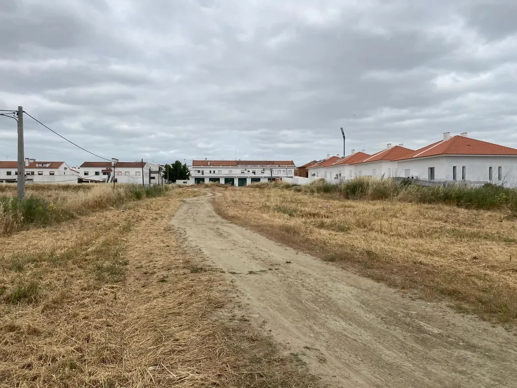 TERRENO COM PROJECTO APROVADO 18 LOTES PARA CONSTRUÇÃO DE MORADIAS EM ÉVORA - Image 3