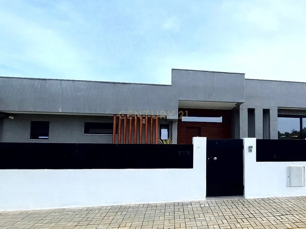 Oasis Coco Beach Villa - Moradia de Luxo Isolada T3 + 1 com Guest House e Piscina, lote 1,368 m² – Urbanização Vila Alegre, Fernão Ferro - Image 13