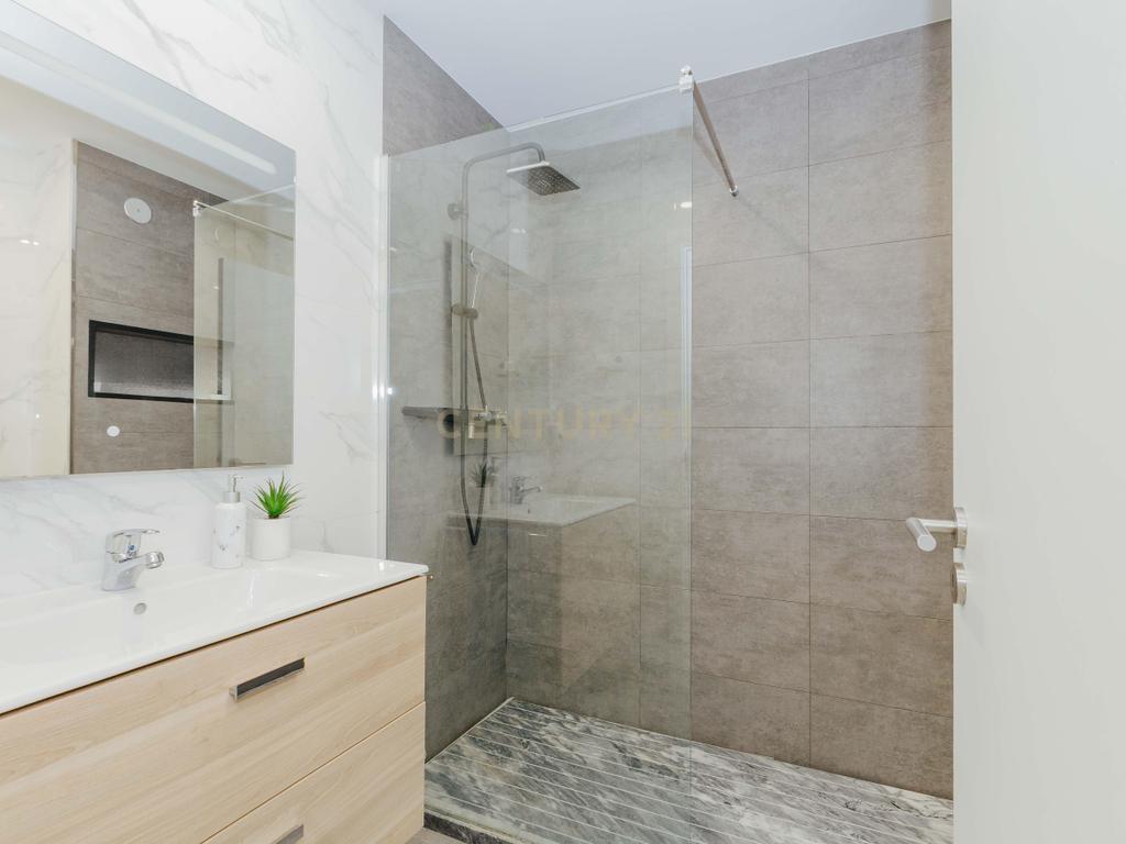 Apartamento T3 totalmente remodelado  - Image 9