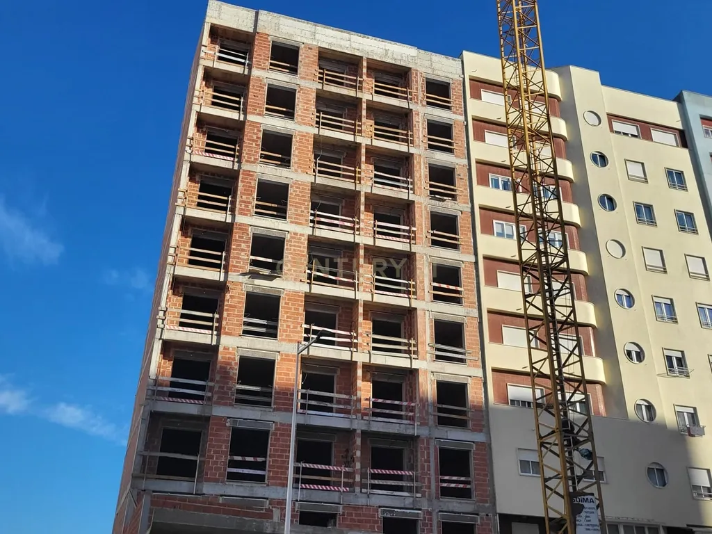 APARTAMENTO T2 COM TERRAÇO | SANTA MARTA DO PINHAL | CORROIOS - Image 1