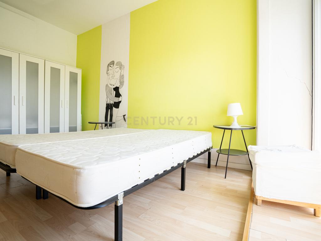 Apartamento Único com Vista sobre o Campo Pequeno – Lisboa - Image 18